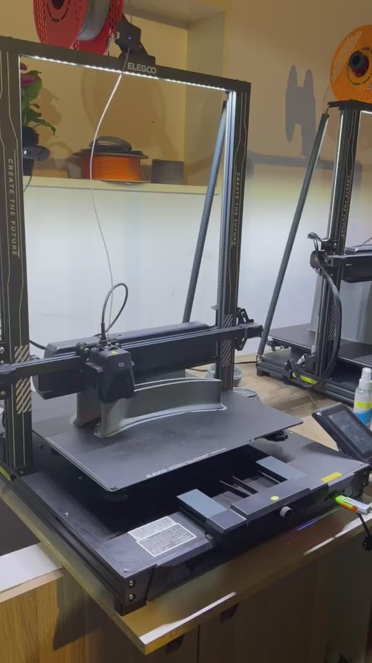 Silent original JRG build archive: 3D printers operating.